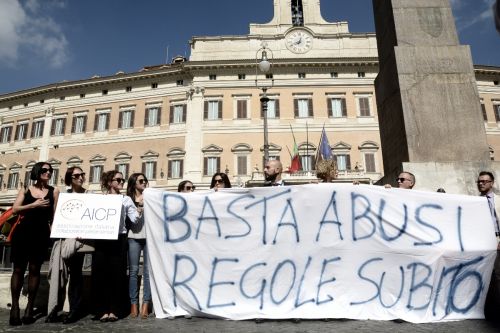 Cosa fanno gli assistenti parlamentari?, Tematiche